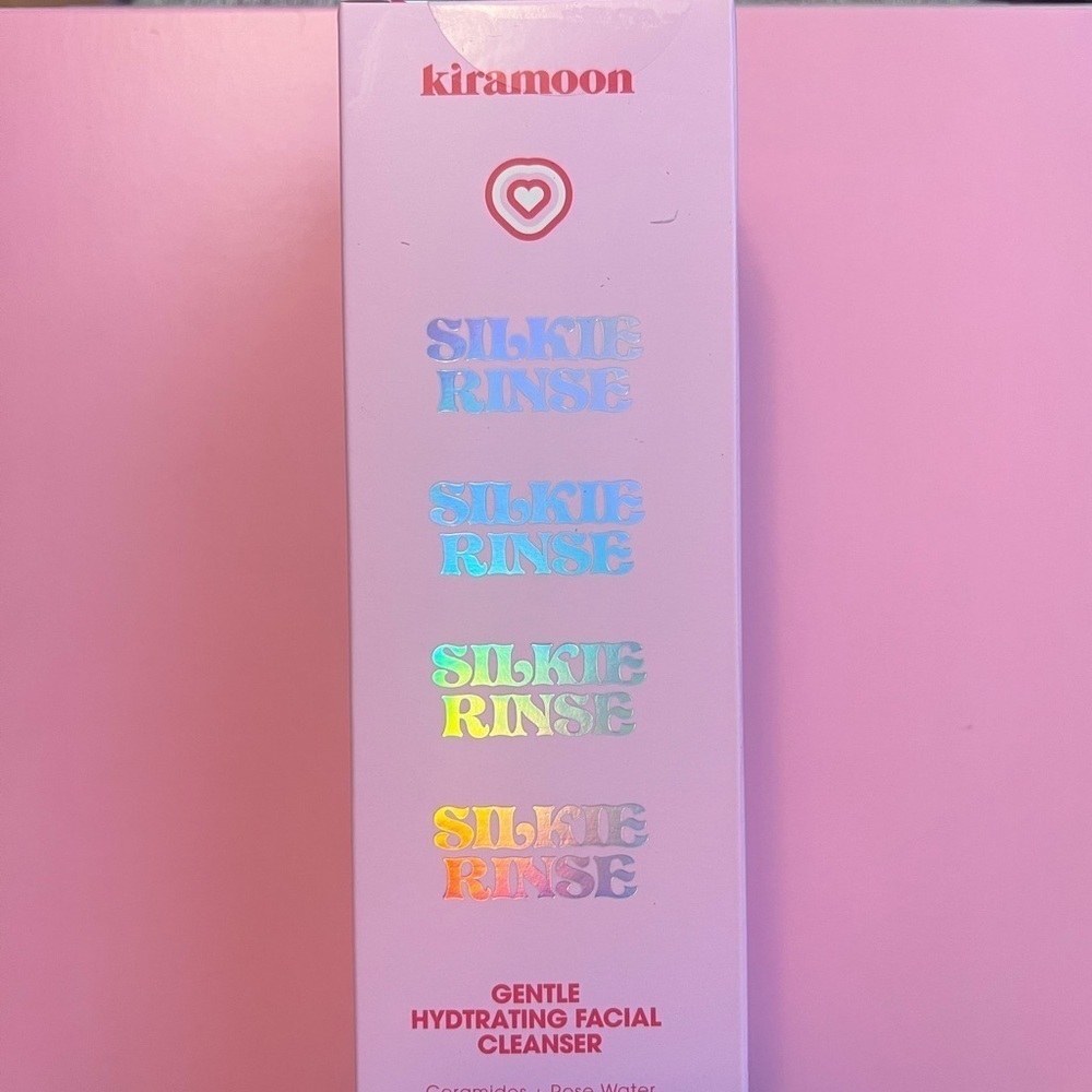 KIRAMOON- Silkie Rinse Silkie Cleanser
Non-Drying + Removes Makeup - Picture 5 of 7
